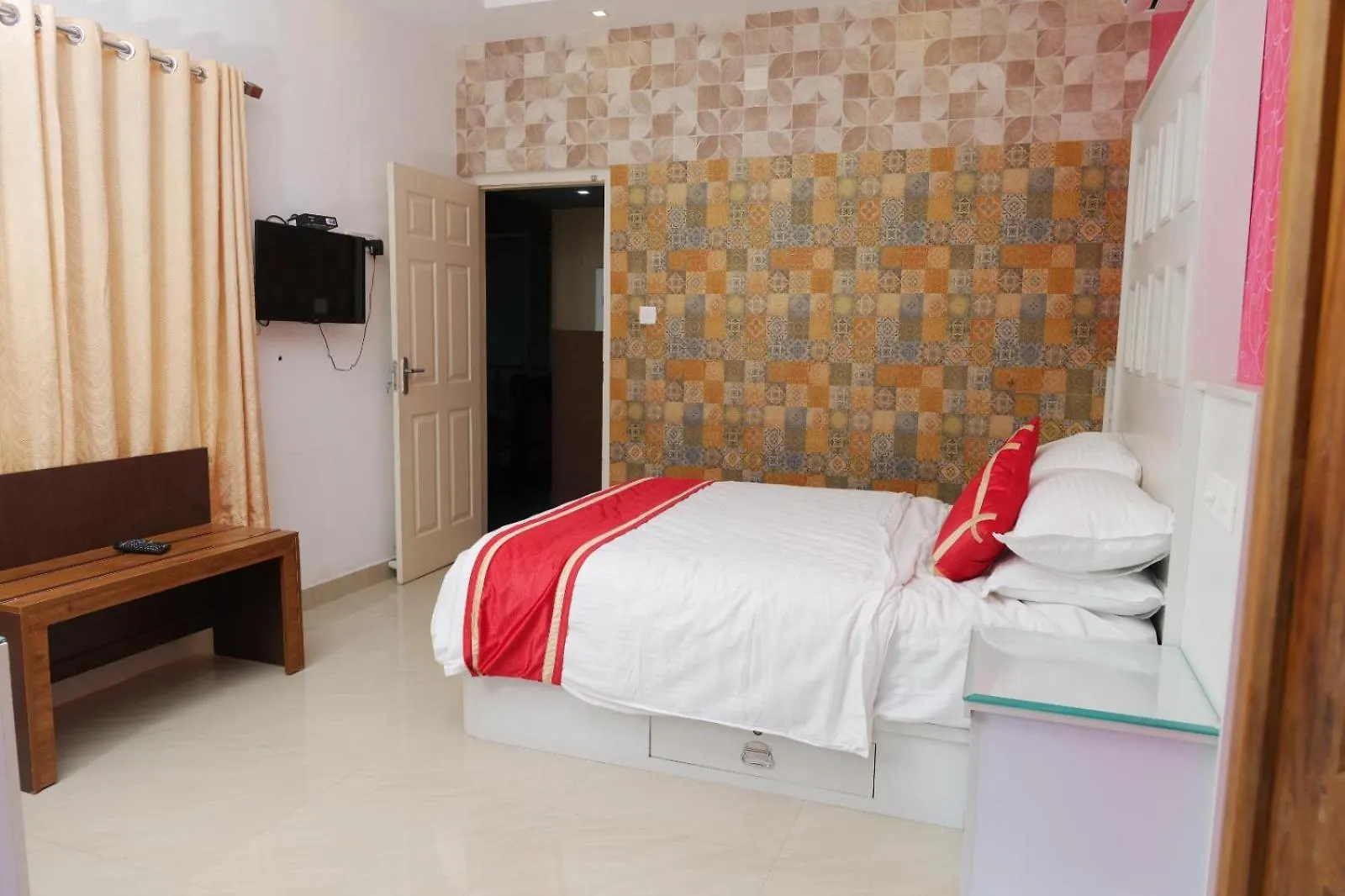 Essence Munnar Bed & Breakfast