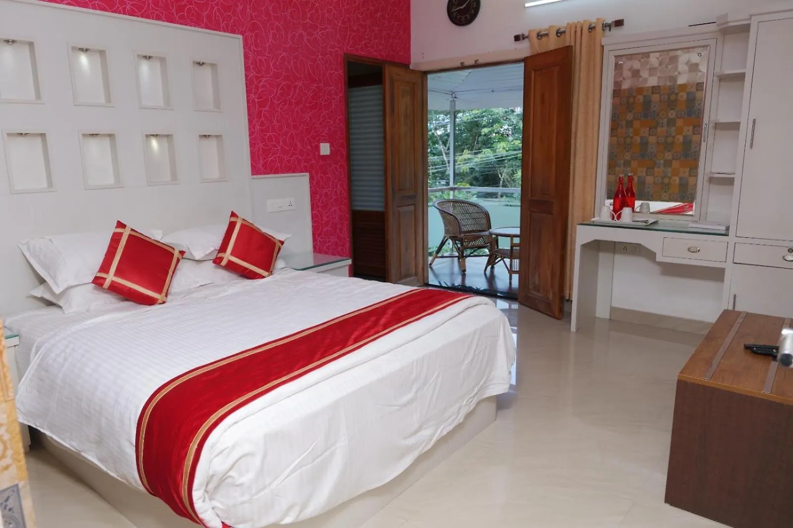 Essence Munnar Bed & Breakfast
