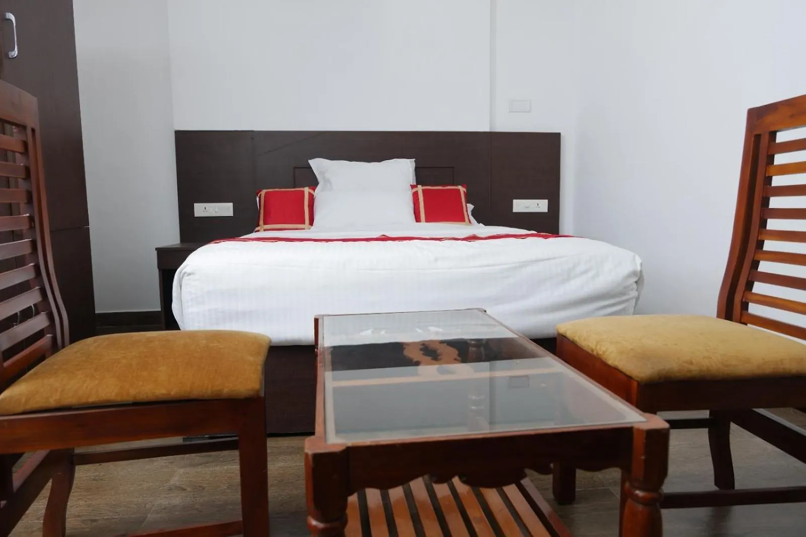 Essence Munnar Bed & Breakfast
