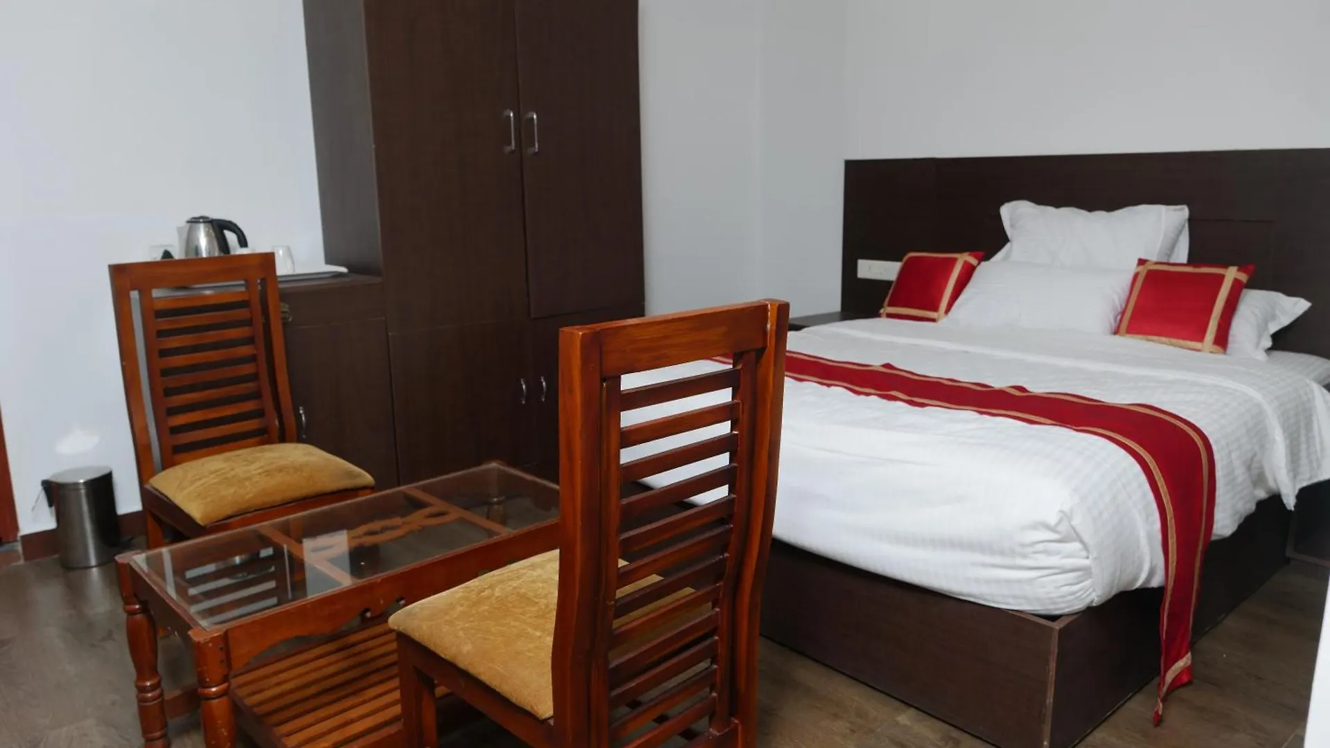 Essence Munnar Bed & Breakfast